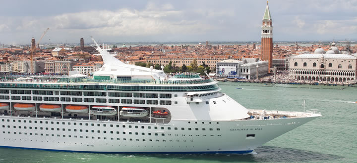 Grandeur of the Seas Bild des Kreuzfahrtschiffes Grandeur of the Seas